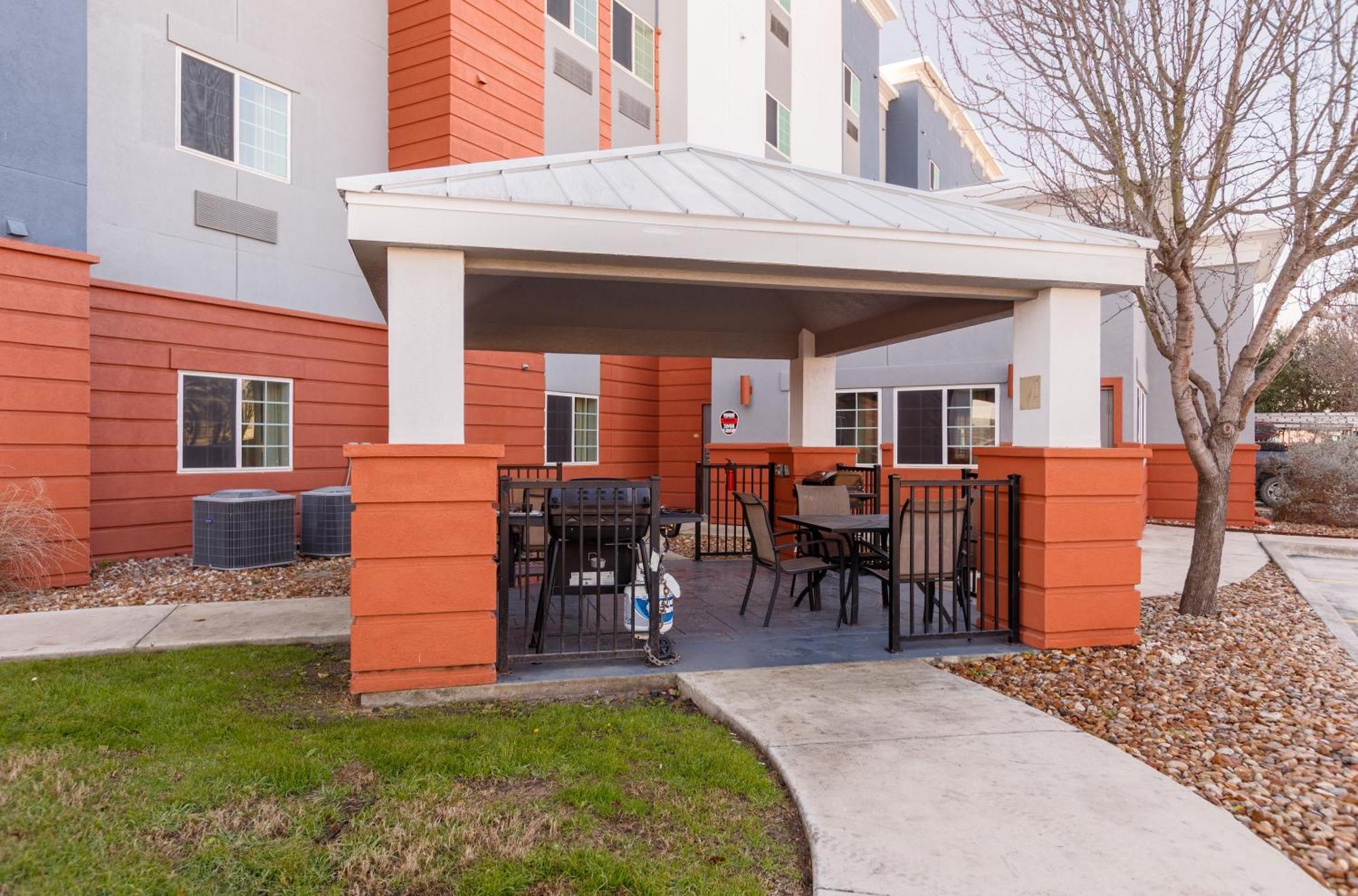 Candlewood Suites San Marcos By Ihg Exterior photo