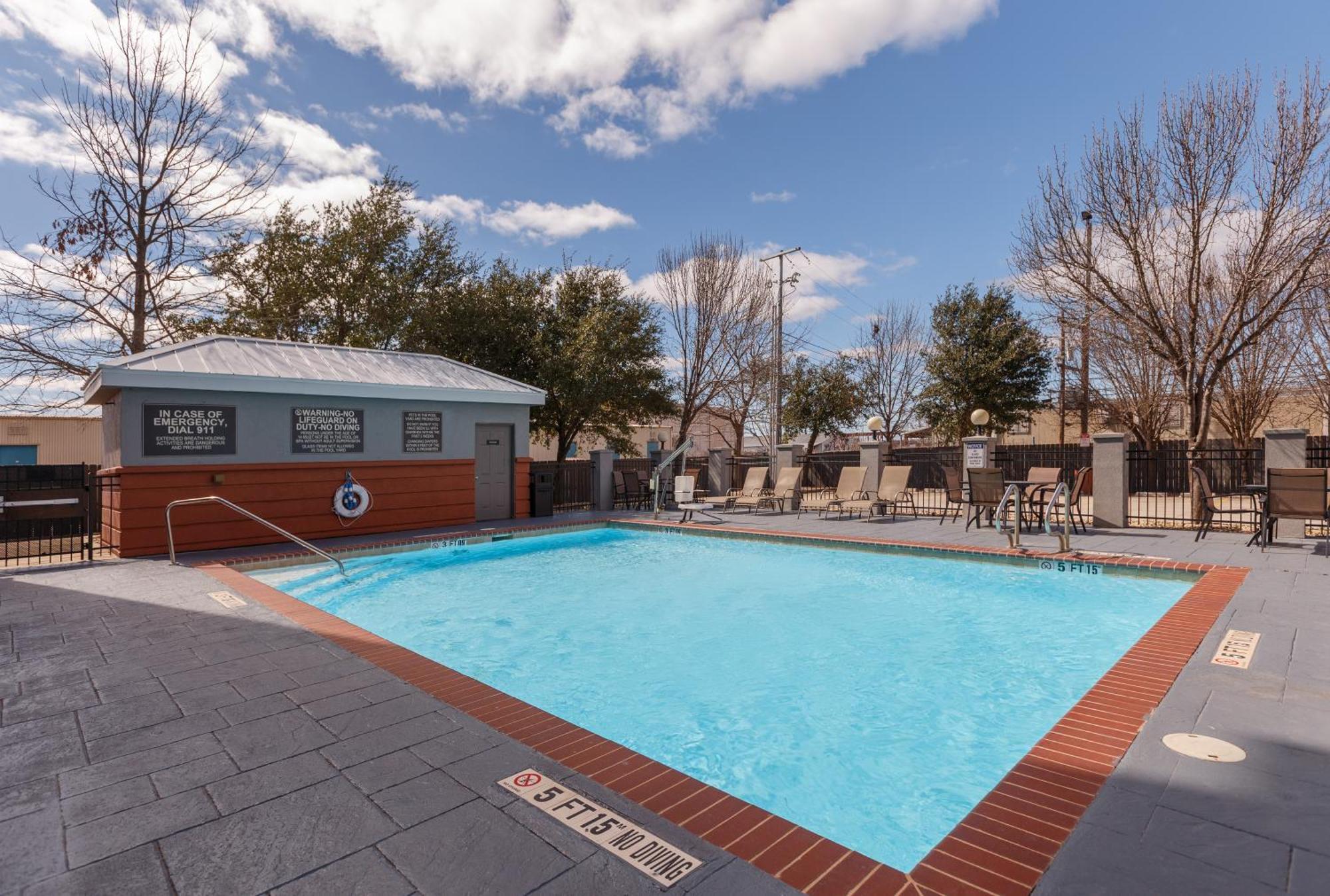 Candlewood Suites San Marcos By Ihg Exterior photo