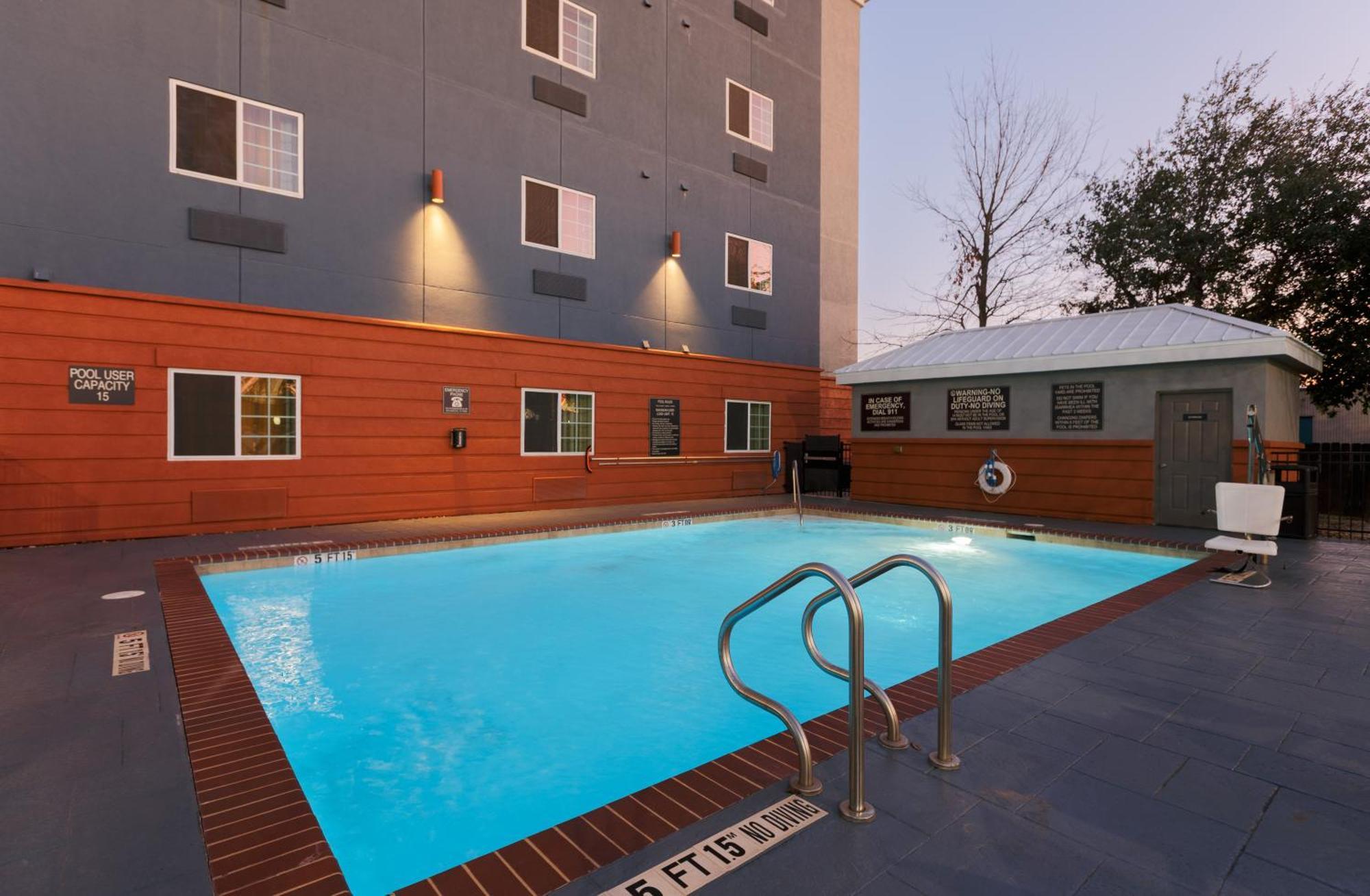 Candlewood Suites San Marcos By Ihg Exterior photo